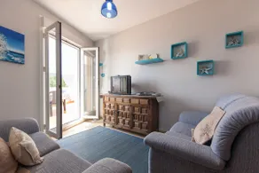 Modern Remodeled Beach Theme Coastal Apartment - Image 2