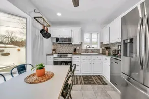 Beautifully Curated Family Home in N. Royal Oak! - Image 3