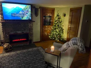 Cozy home 1 mi from Storyland and ski resorts - Image 2