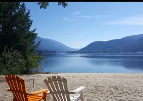 7th Heaven Lakeside Cottage & private sandy beach - Image 3