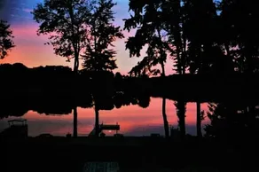 Treetop Cottage-Private Mill Lake-HotTub-Kayaks-Firepit-Boats -DOGS ok! No Fees! - Image 4