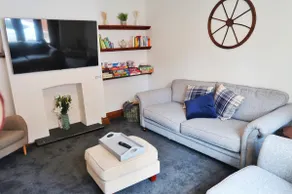 Seaside House Sleeps 8 | Parking | Walk to Beach - Image 5