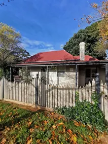 1800’s country cottage | Trentham | pet friendly - Image 2
