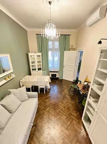 The Spot with Green Chair - cozy space near Danube - Image 3