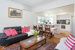 Hillside House - Image 5