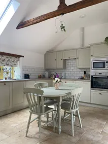 Adorable Countryside Guest Annex - Image 4