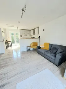 La Petite Maison - Image 4