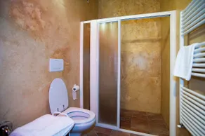 Tre sovrum apt. F i en gammal pastafabrik med delad pool - Image 3