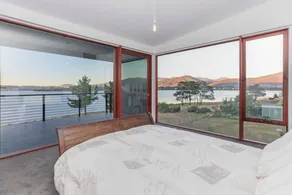 Amazing Unique Five-Star Waterfront Retreat - Image 4