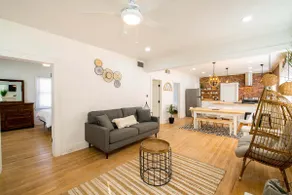 Sunset Heights Bungalow near Downtown and UTEP - Image 4