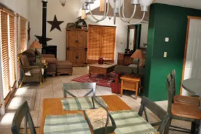 Beautiful Stanley Guest House - Image 4