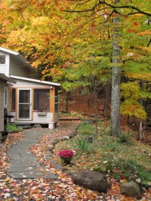 Stunning Woodstock 1 BR Hideaway - Image 4