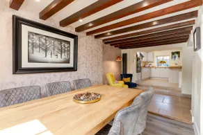 Village Pub & Dogs, Spacious 4 Bed Cottage for 7 - Image 5