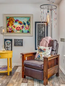 Tiny Bluebird Cottage - Image 4