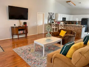 Peaceful 2 bedroom home in the country with pool - Image 5