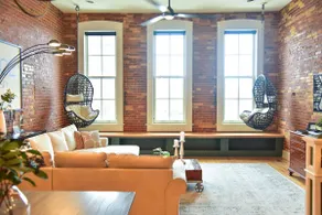 MJ's Penthouse ,a piece of paradise on Monroe's historic square - Image 3
