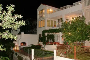 Rock Palace Apartment Midnight Lady - Image 2