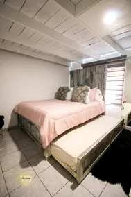 Villa with pool, 10 people - Image 3