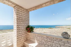 Villa by the sea - Image 2