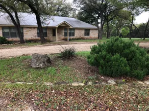 Blanco Hill Country Getaway - Image 2