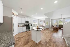 Spacious 5BR Near SeaWorld |Sleeps 14| Alamo Ranch - Image 5