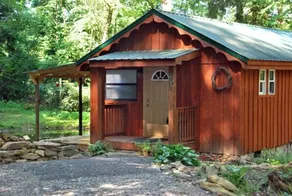 Hot tub! Cabin 104 - Rustic Retreat Cabins - Image 5