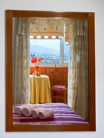 Third floor apartment in Davlia with view - Image 5