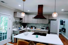 Large and Luxurious Basement Apartment. - Image 4