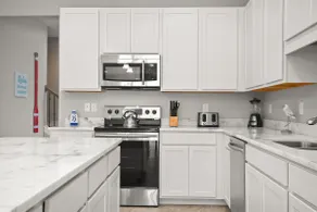 Fortebello townhouse w/ pool, BBQ & backyard - Image 3