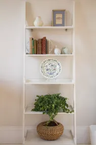 Charming West End Hideaway. Private Parking - Image 4