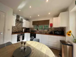 Bournville Park estate 3 beds and 2 bathrooms - Image 4