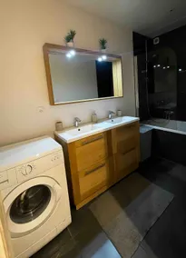 Free private parking/central station/3 double beds - Image 2