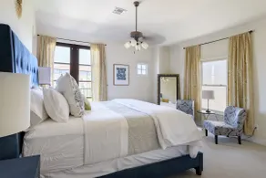 Stately 2,400-square-foot Home in Museum Park Place - Image 3