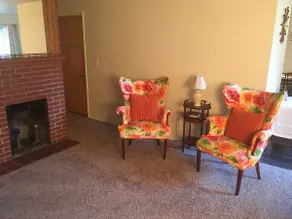 Cute 3BR 1-level MidCentury, near Earlham-IUE-Reid - Image 2
