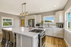 Luxury Beach Cottage, Sleep 4, Game Rm, Near Shops - Image 3