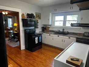 Grand Mere Guest House | Stevensville - Image 3