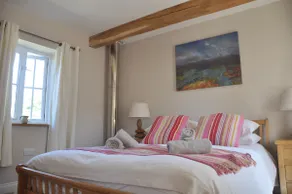Stunning cottage located down a quiet country lane - Image 4