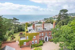 Watch Hill Huge Manor House on the coast, slps 21 - Image 3