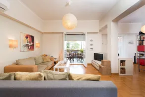 Stylish flat with veranda in the heart of Athens - Image 2
