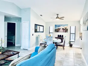 Heated Pool home 3/2 fenced yard close to beach - Image 3