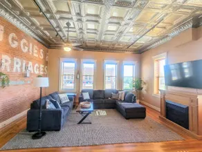 Bremer Avenue Penthouse - Image 5