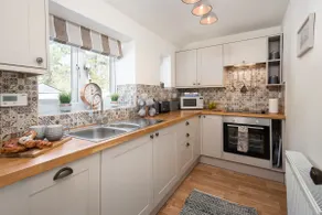 Lizzies Cottage - Image 2