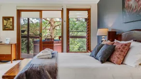 Tree Tops Luxury Studio - Image 3