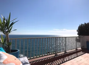 PRIVILEGED APARTMENT AT SEAFRONT. HUGE TERRACE - Image 4