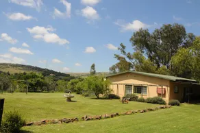 Private house on lifestyle farm - Image 3