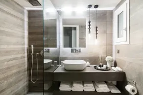 Elegant & Spacious 2bdr Flat - Image 5