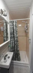Holly@Old Jocks Ensuite bedroom with own entrance - Image 4