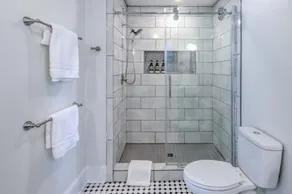🥇COMFY HISTORIC HOME | MODERN UPGRADES - Image 3
