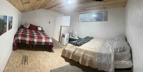 Rocky’s Lakeside Lodge - Image 3