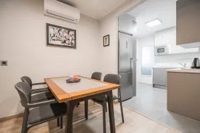 Charming apartment next to Palacio de Congreso - Image 2